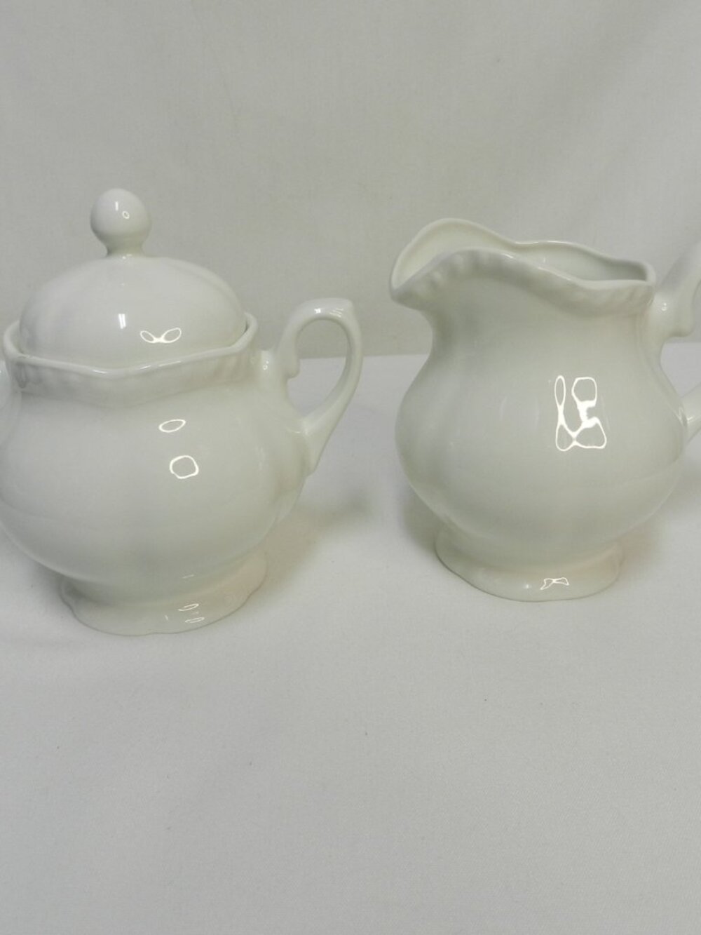 Johnson Brothers made in Staffordshire England white Creamer Sugar bowl & Plate - Picture 6 of 12